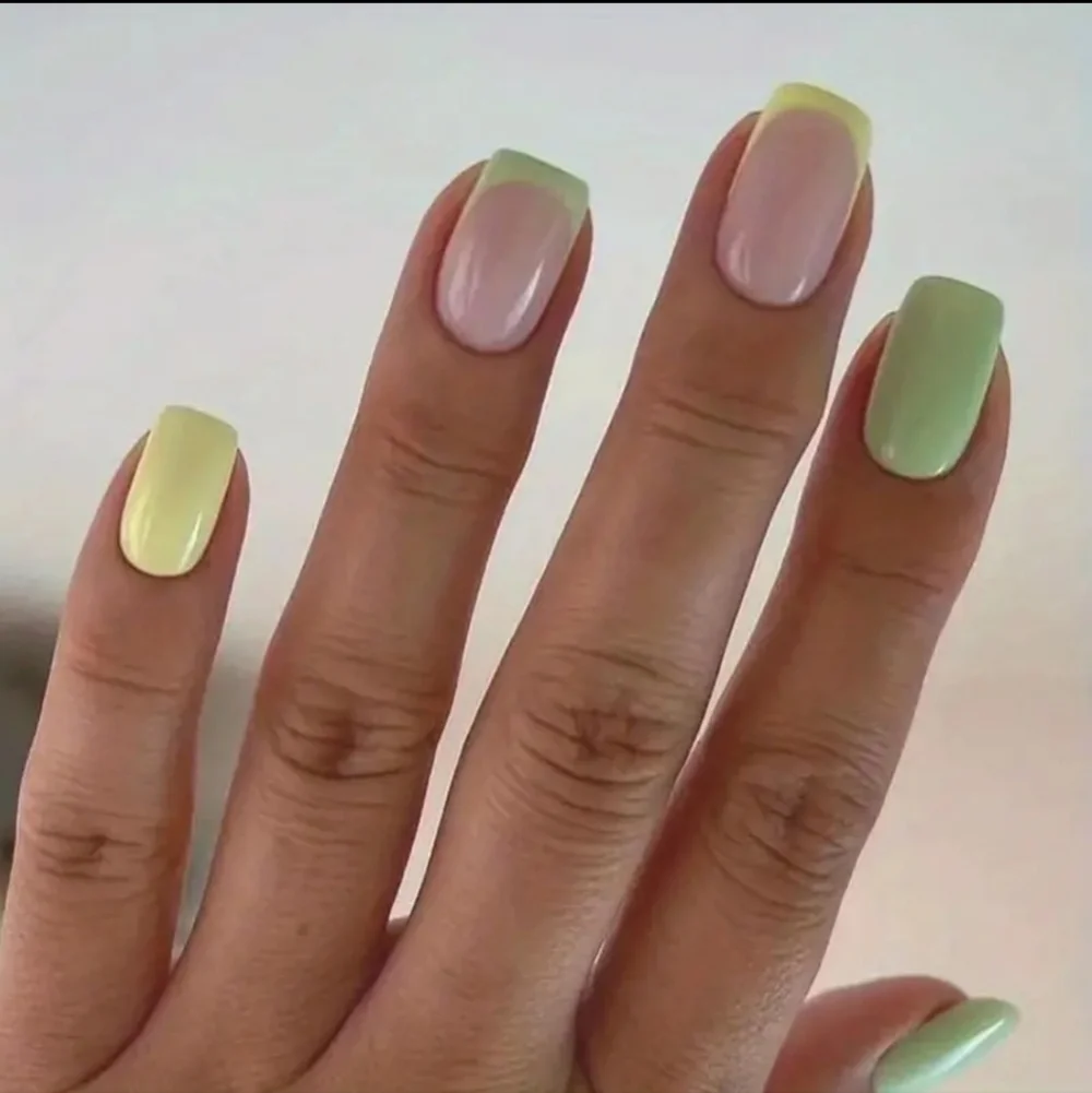 24 Pieces Fake Press On Nails